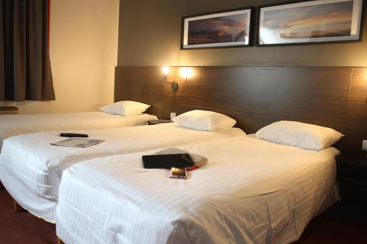Orly Superior Hotel Athis-Mons 2*,  França
